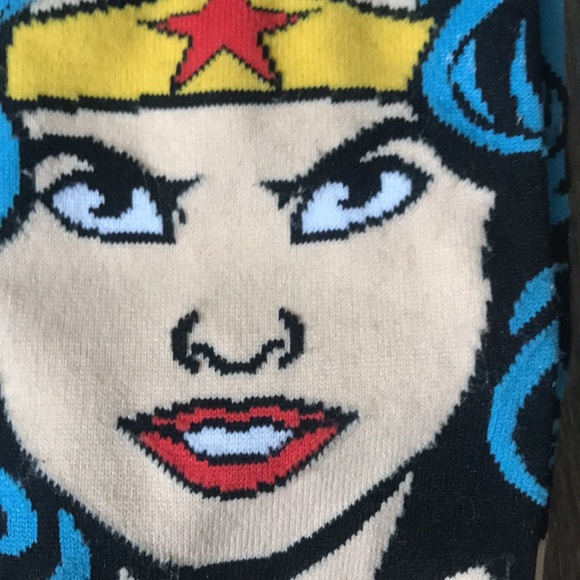 💪🏼💋WONDER WOMAN Socks🔥💎 - Picture 5 of 7